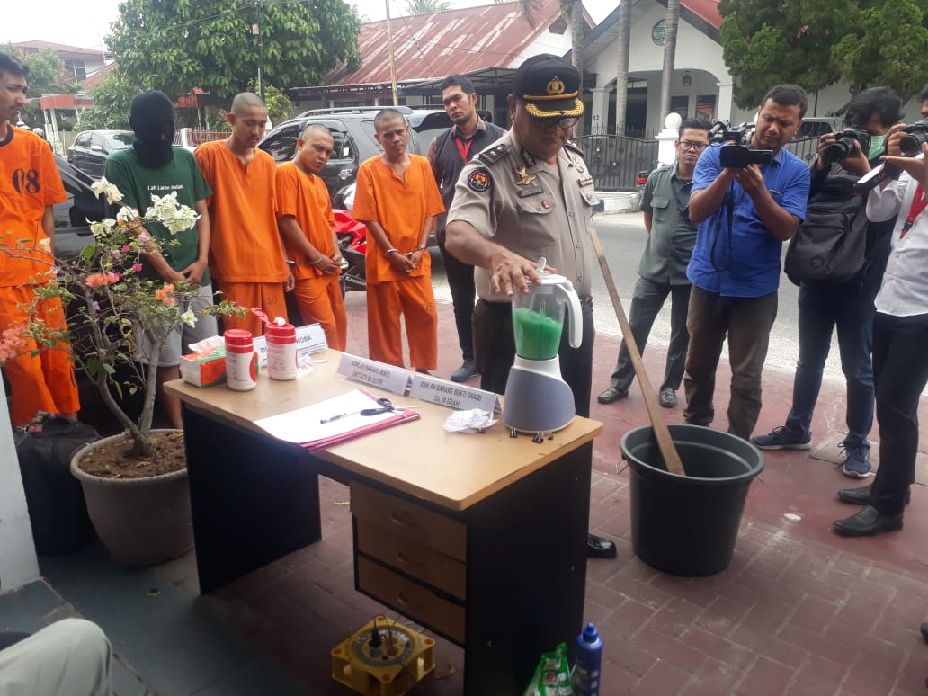 Direktorat Reserse Narkoba Polda Riau Musnahkan Barang Bukti Sitaan